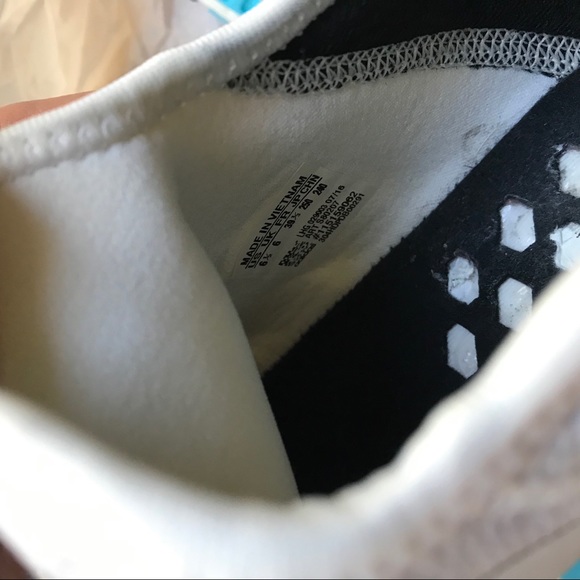 ADIDAS NMD R1 J •BRIGHT CYAN SZ 6.5 kids - Picture 7 of 10